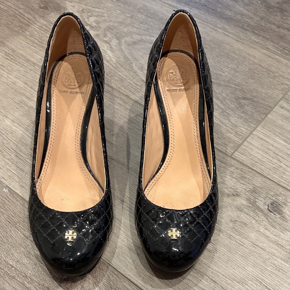 Tory Burch Black Patent Quilted Wedges, 7.5M